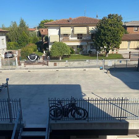 Albergo Aquila Lazise Bagian luar foto