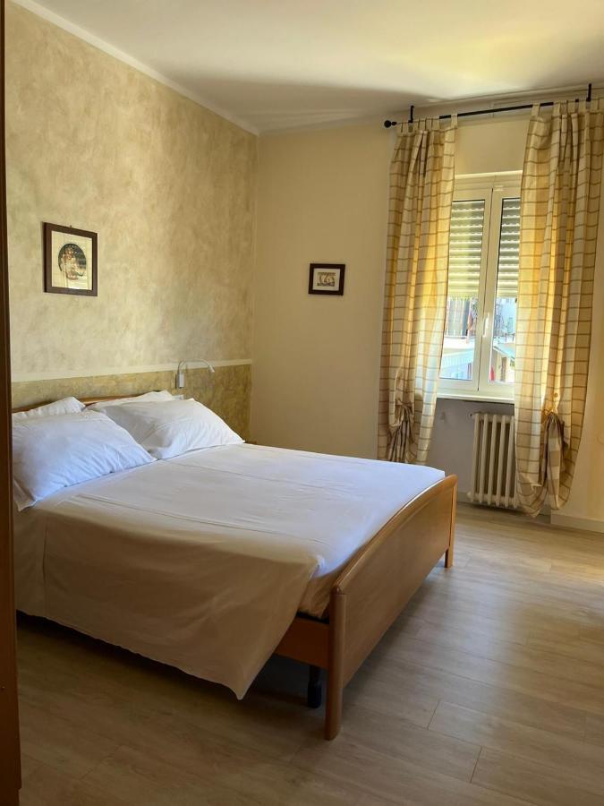 Albergo Aquila Lazise Bagian luar foto
