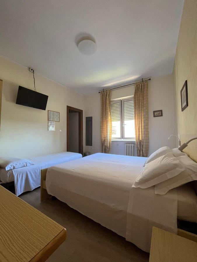 Albergo Aquila Lazise Bagian luar foto