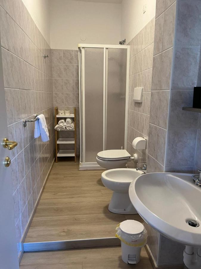 Albergo Aquila Lazise Bagian luar foto