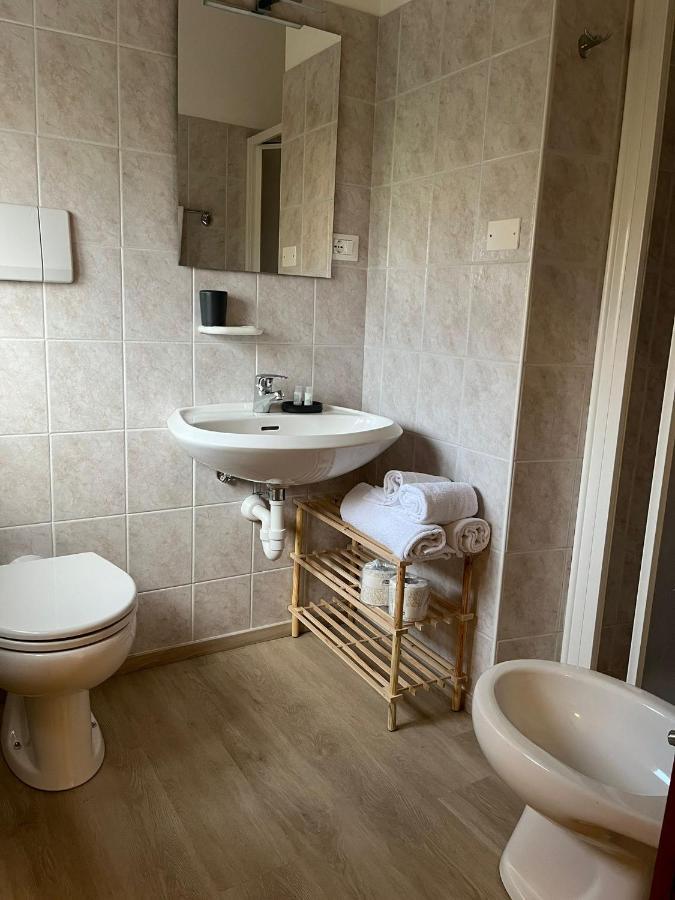 Albergo Aquila Lazise Bagian luar foto