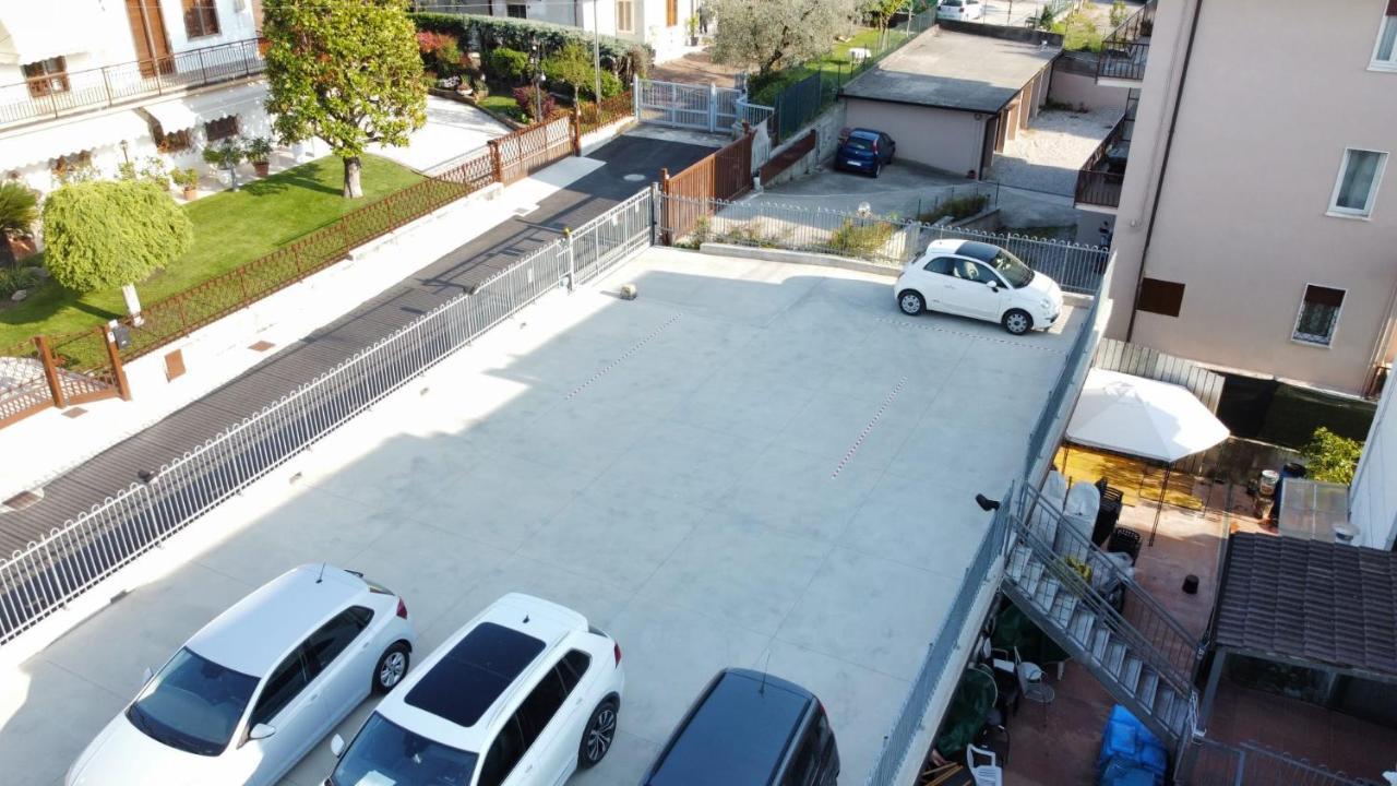 Albergo Aquila Lazise Bagian luar foto