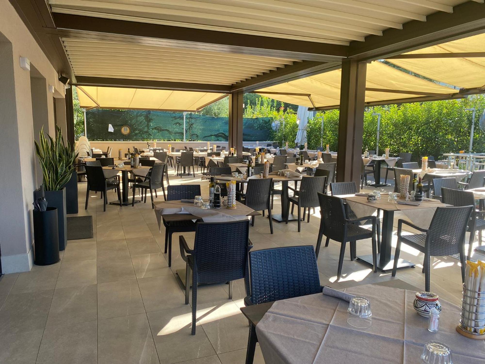 Albergo Aquila Lazise Bagian luar foto