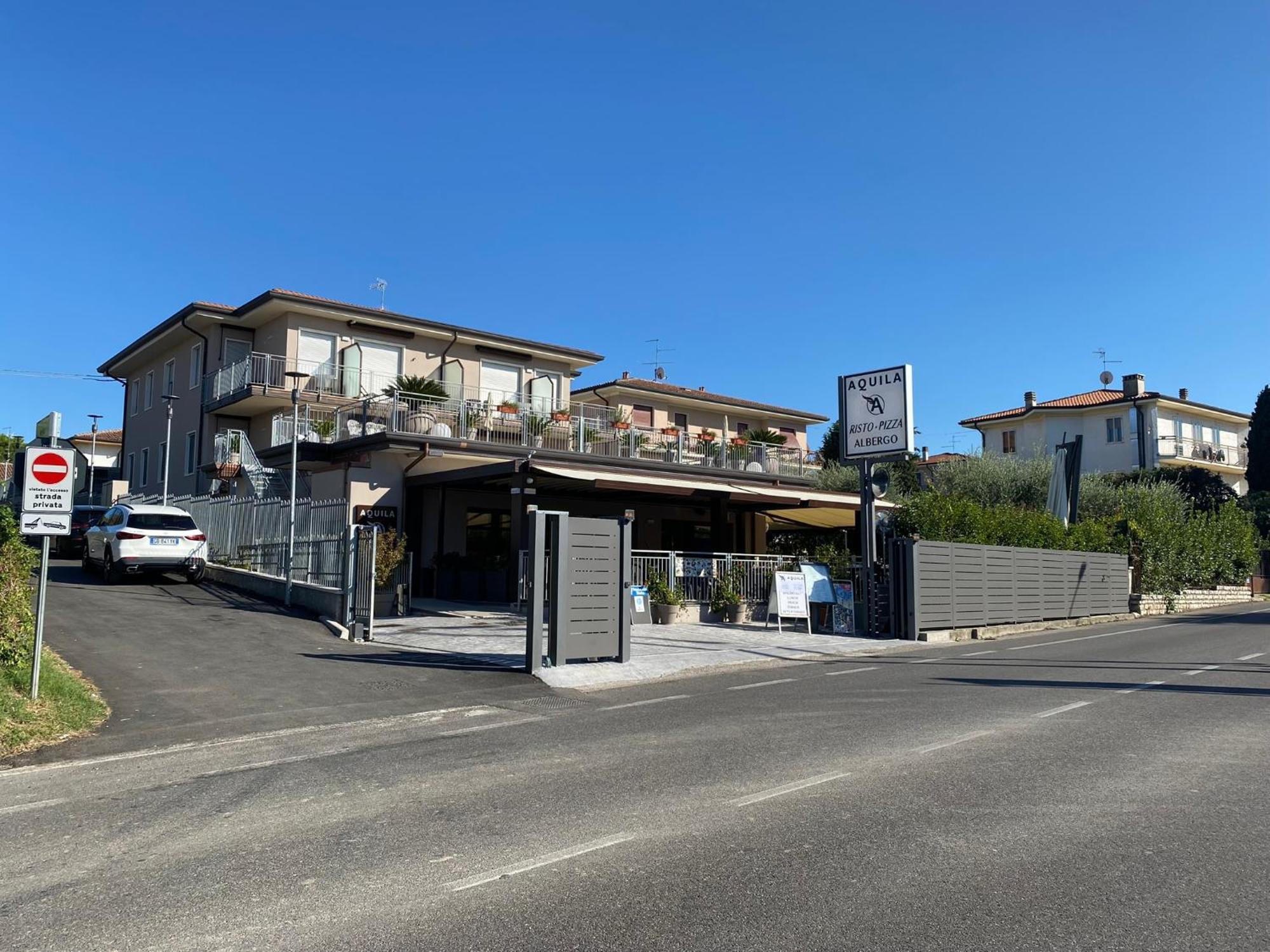 Albergo Aquila Lazise Bagian luar foto